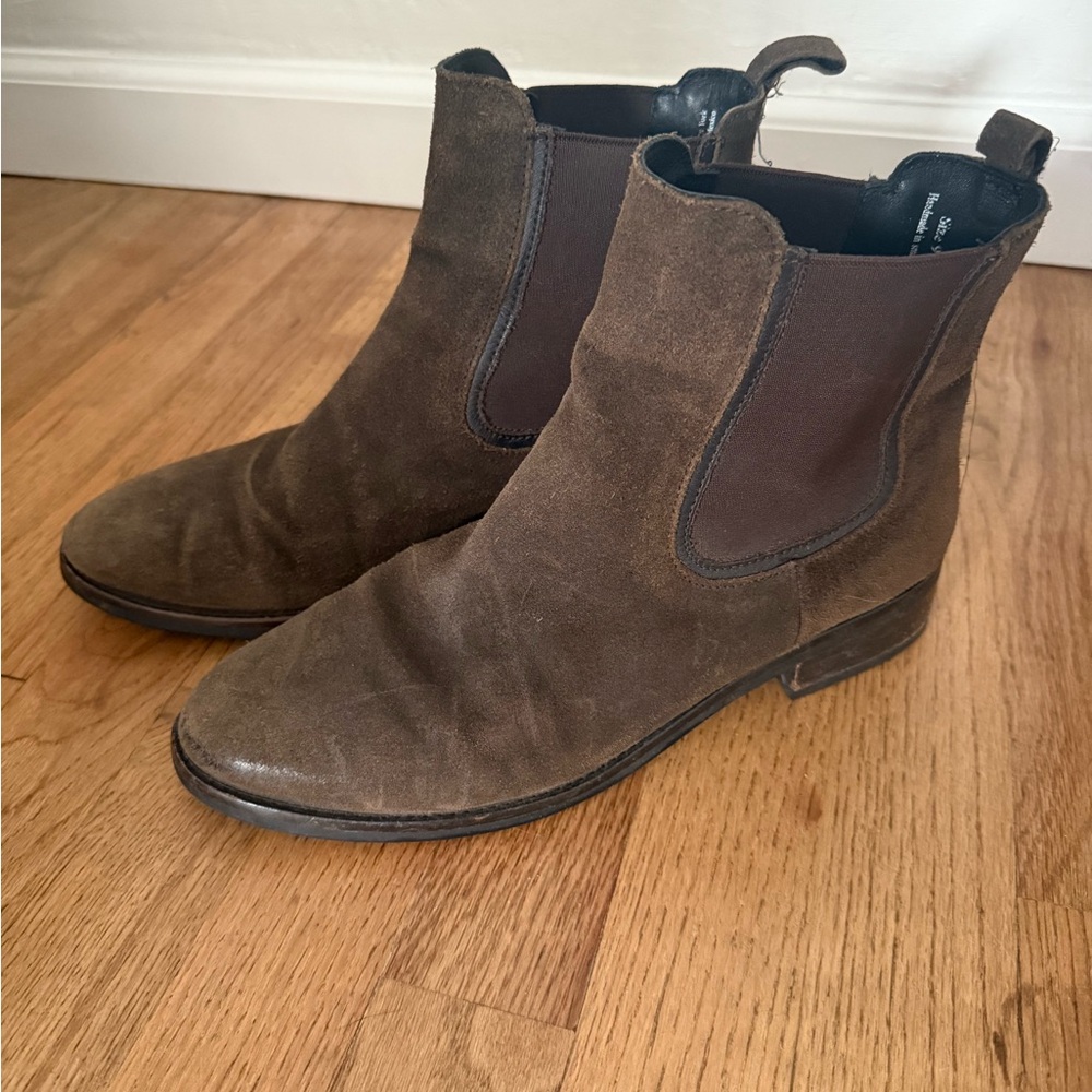 Thursday Chelsea boot